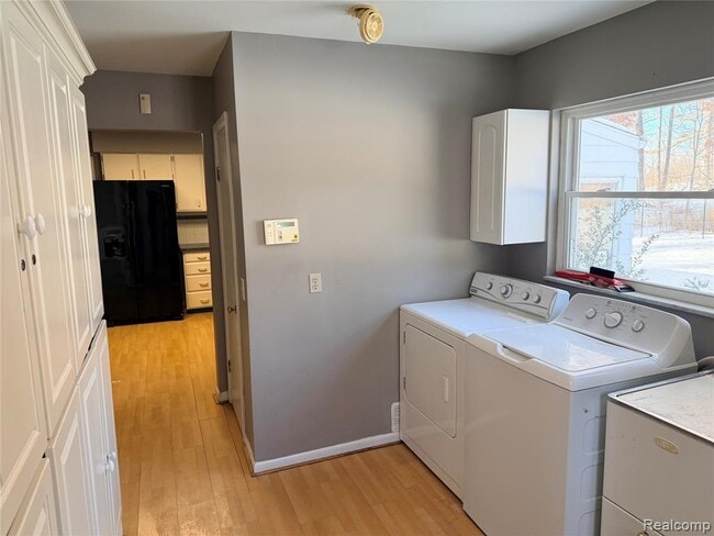 Building Photo - 1080 W Highland Rd