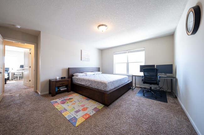 Building Photo - 8525 Titanium Cir