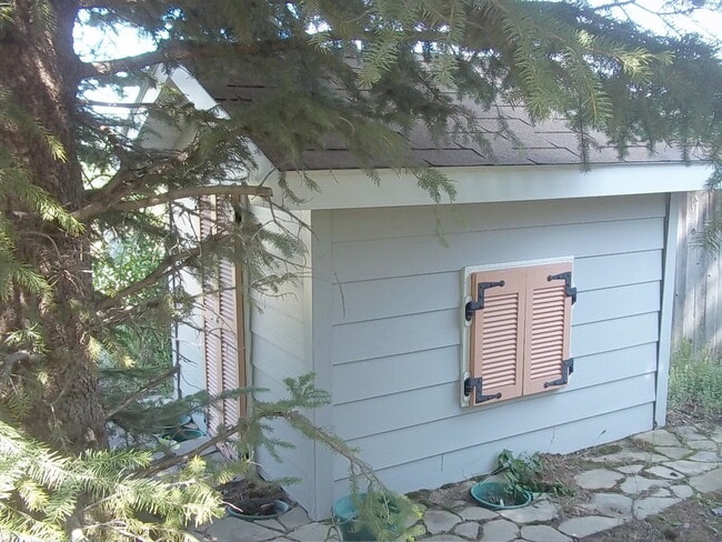 Building Photo - 314 Savannah Dr