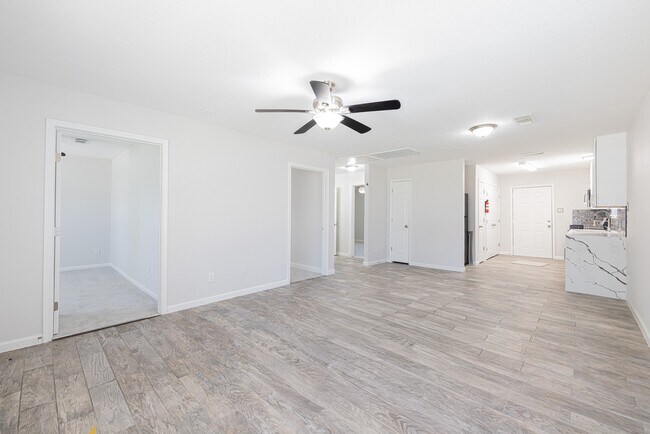 Building Photo - 11915 Greenmesa Dr