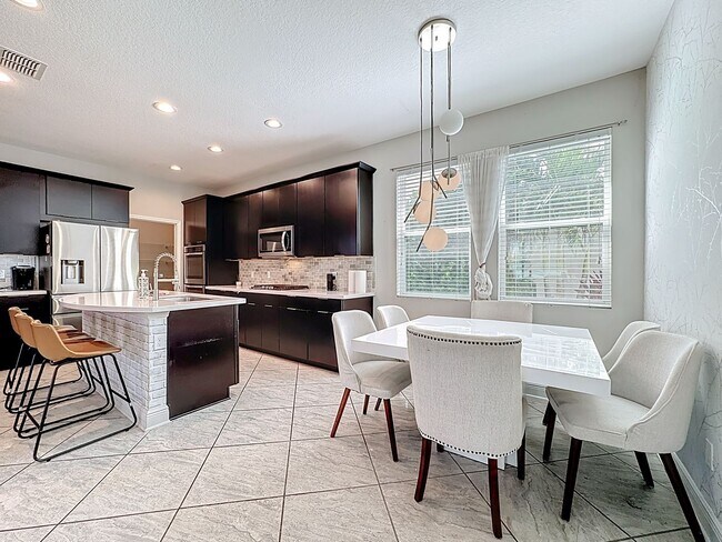 Building Photo - FURNISHED 4 Bedroom House + Office + Home ...
