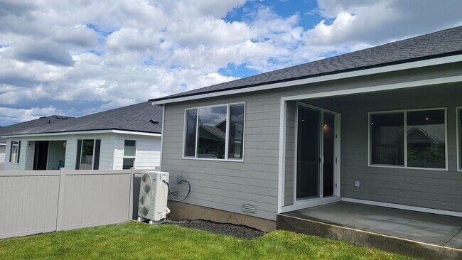 Building Photo - Brand New 3-Bedroom Home In Eagle Ridge