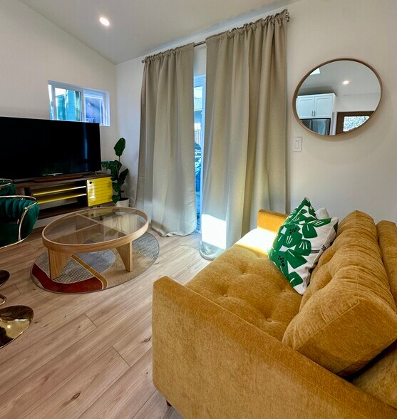 Building Photo - 5106 Cimarron St