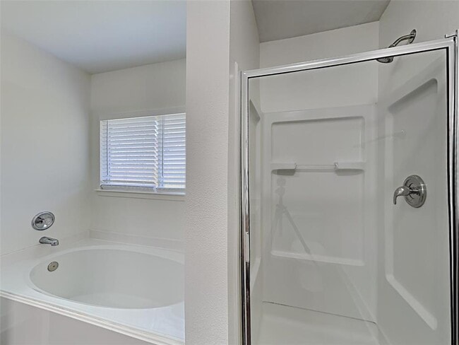 Building Photo - 820 Dragonfly Dr
