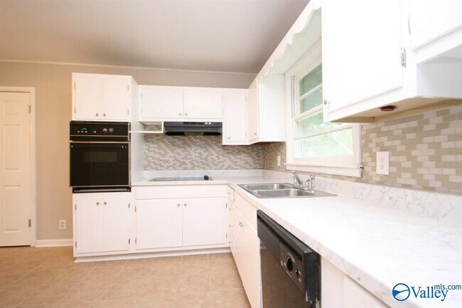 Building Photo - 1607 Clb Vw Dr NW