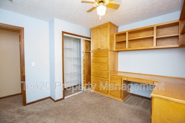 Building Photo - 1430 Lokey Dr