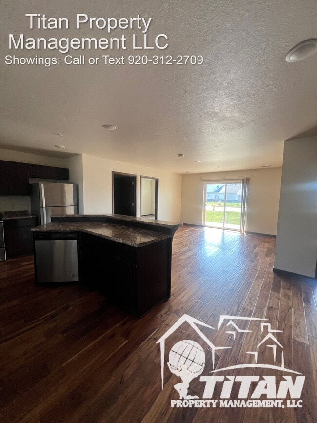 Building Photo - 3425 Logan Dr