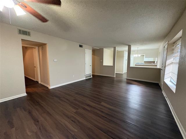 Building Photo - 828 Misty Glen Dr