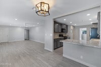 Building Photo - 607 E Encanto Dr
