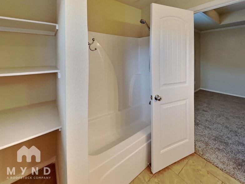 Building Photo - 21 Bristol Dr