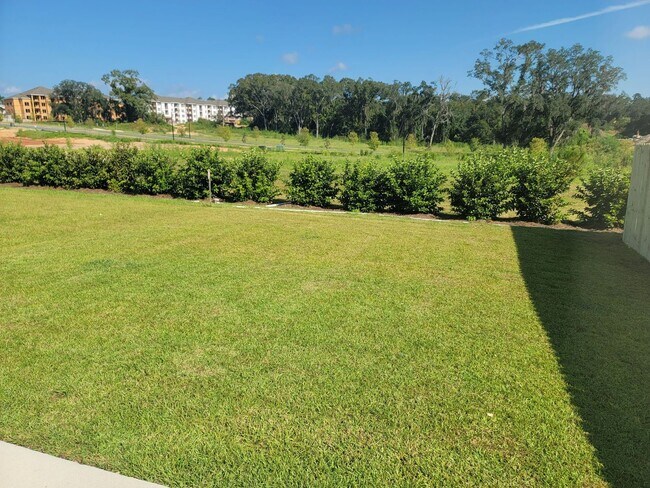 Building Photo - NEWER CONSTRUCTION! Modern NE 3/2.5 w/ Stainless Steel Appliances, Granite Counters, Washer, Drye...