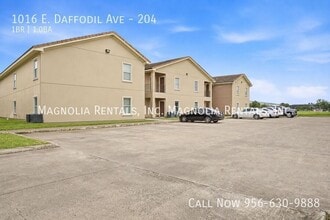 Building Photo - 1016 E Daffodil Ave