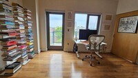 Building Photo - Incredible Top-Floor 1BR with Skyline View...