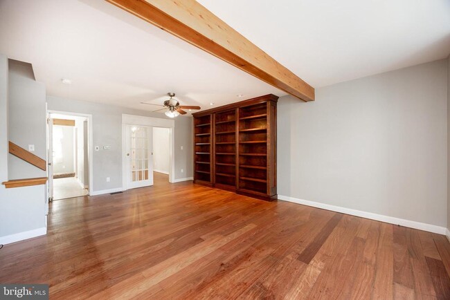 Building Photo - 247 Prince William Way