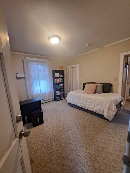 Building Photo - 13 Home St