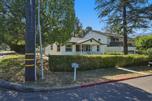 Building Photo - 311 S Signal St