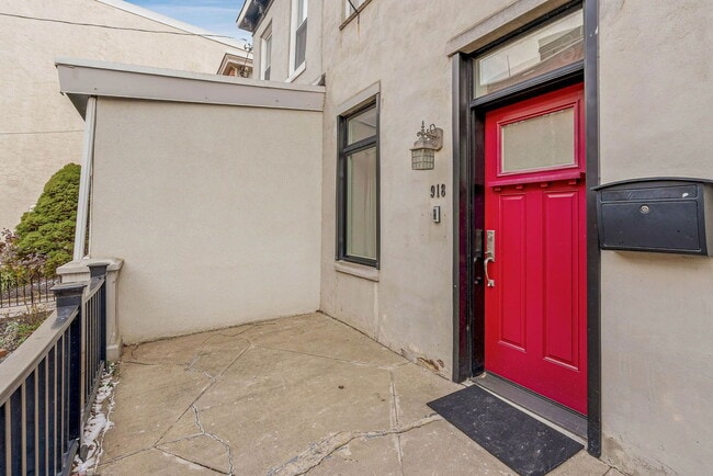 Building Photo - 918 N 26th St