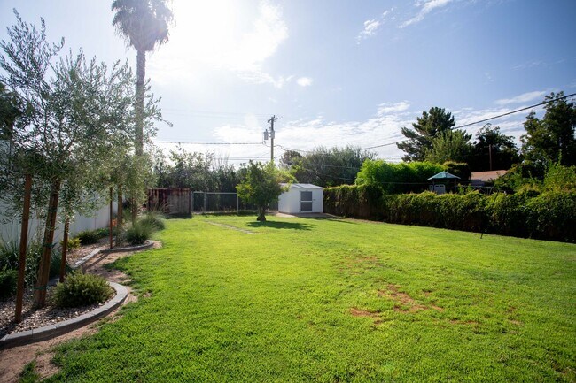 Building Photo - Charming Historic 3-Bed / 2-Bath Home Near...