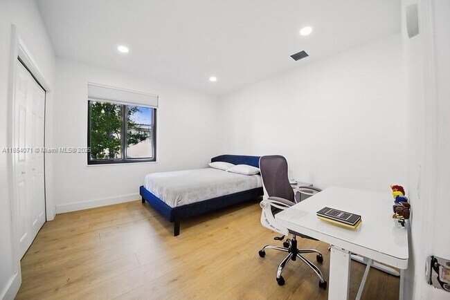 Building Photo - 2454 Provence Ct