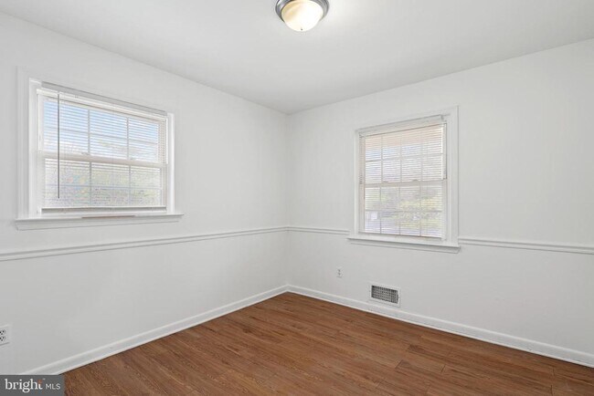 Building Photo - 7515 Pleasant Way