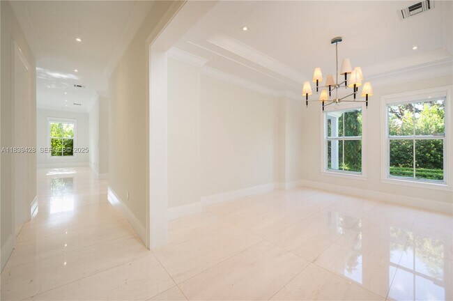 Building Photo - 680 Destacada Ave