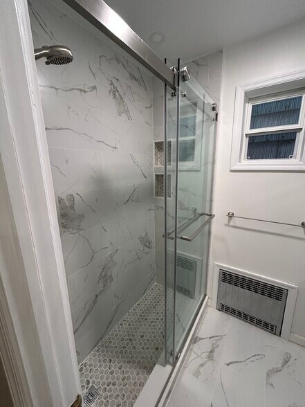 Building Photo - 226 77th St