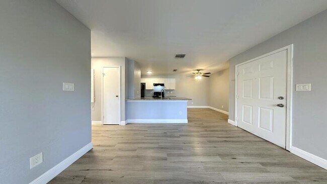 Building Photo - 1400 Gandy Blvd N