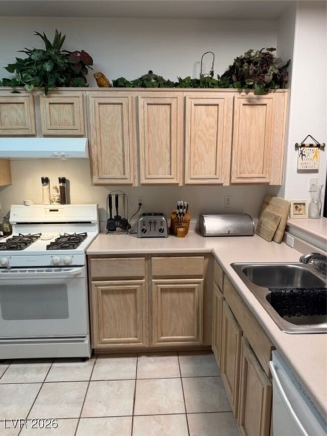 Building Photo - 10527 Mission Lakes Ave