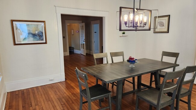 Building Photo - 2897 Sydney St