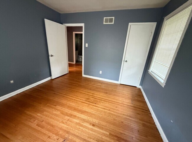 Building Photo - 4933 Leonard Rd