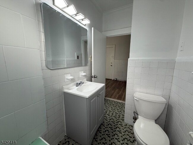 Building Photo - 234 Christine St