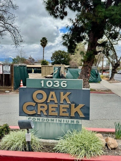 Building Photo - 1036 Oak Grove Rd