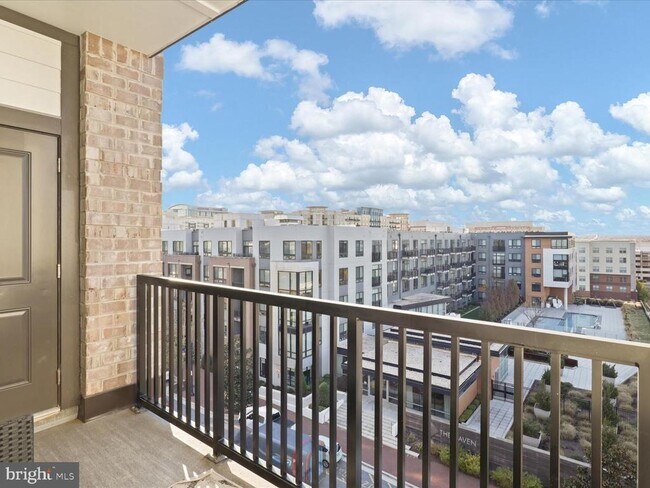 Building Photo - 100 St Ives Pl