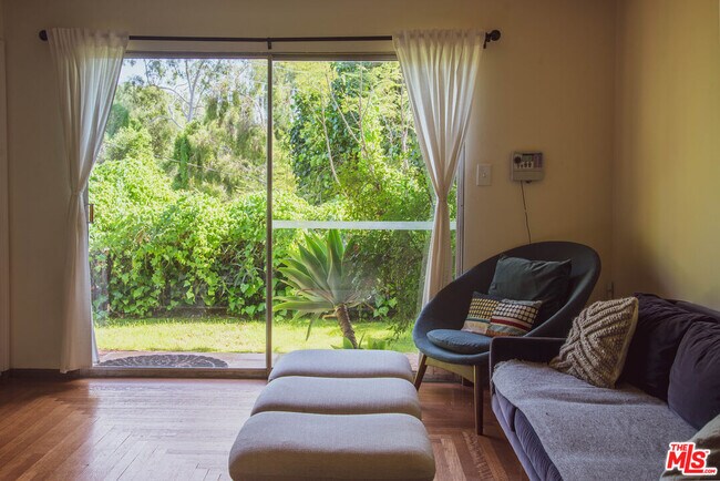 Building Photo - 1070 Norumbega Dr