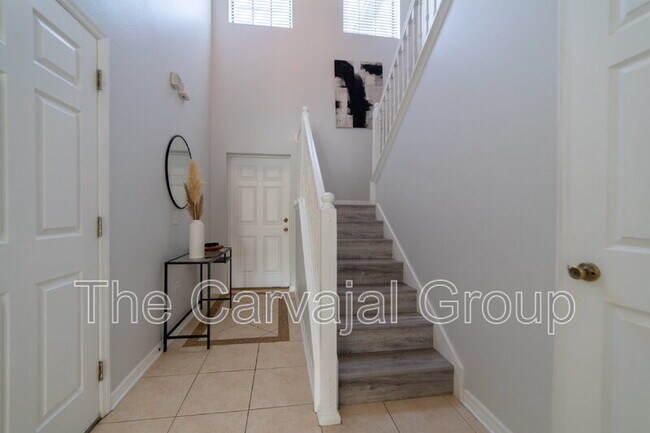 Building Photo - 2210 Seven Oaks Dr