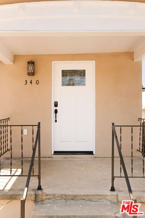 Building Photo - 340 S Ave 56