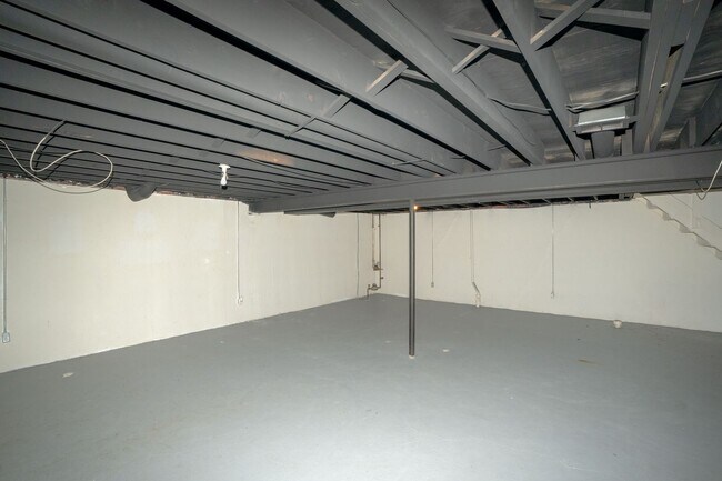 Building Photo - Got to see!  Two bedroom brick ranch style...