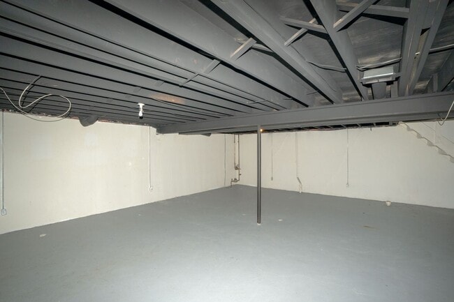 Building Photo - Got to see!  Two bedroom brick ranch style condo in Clinton Twp