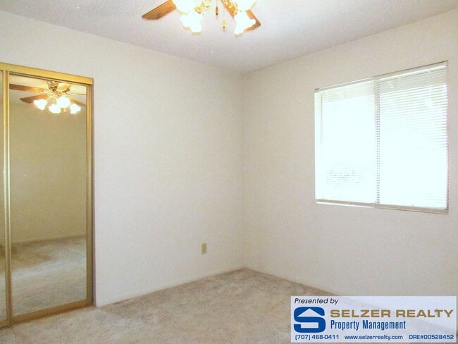 Building Photo - Roomy 3 bd. home in a beautiful Brooktrail...