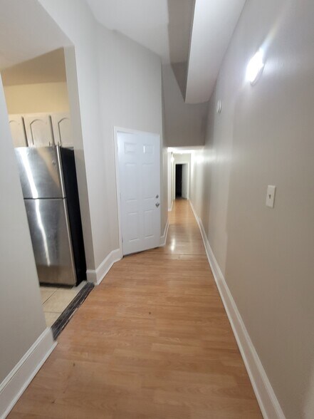 Building Photo - 1217 Hollins St