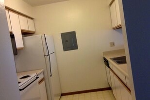 Building Photo - 85 Sugar Creek Ln