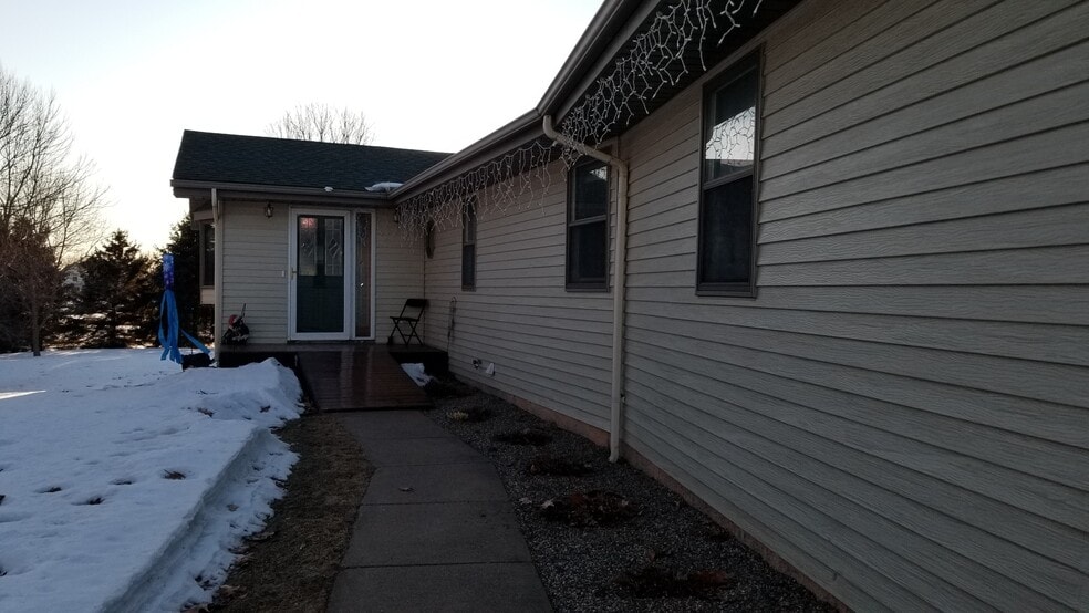 Building Photo - 1348 140th St