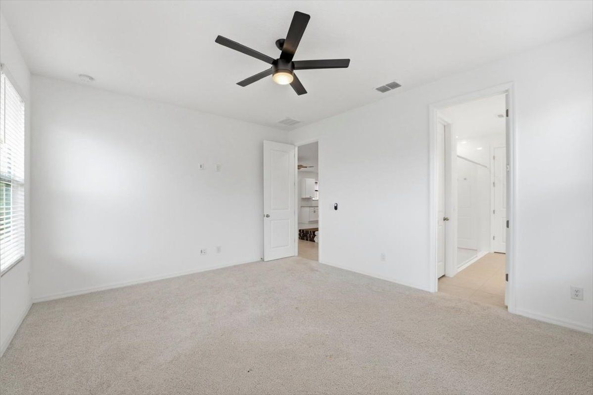 Building Photo - 6550 Barnstorm Wy