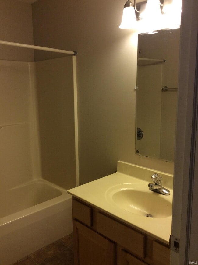 Building Photo - 795 E Sherwood Hills Dr