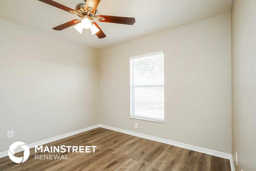 Building Photo - 113 NW 29th Terrace