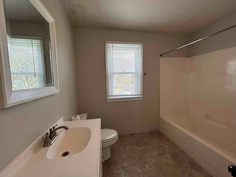 Building Photo - 185 Harwood Ave