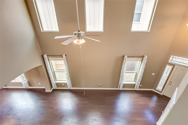 Building Photo - 16113 Hawthorne Heights Trail