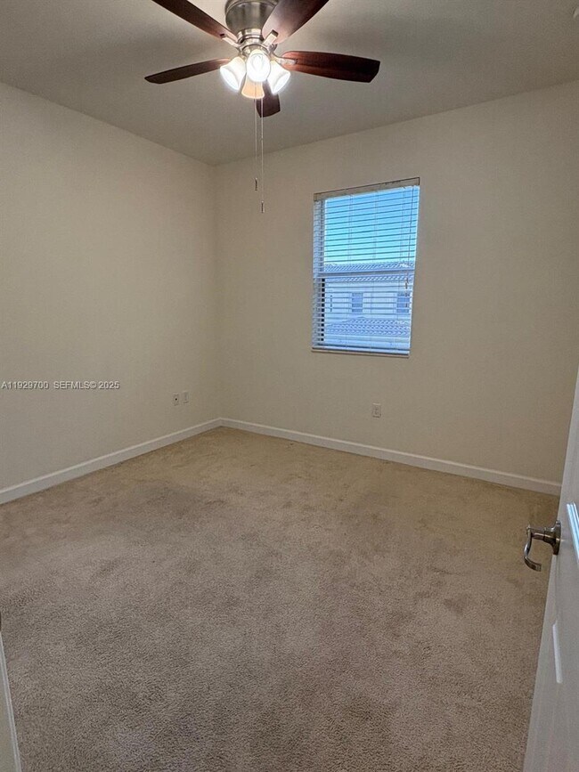 Building Photo - 9426 SW 171st Ct