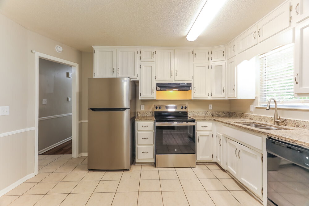 Building Photo - 1632 Maralyn Dr