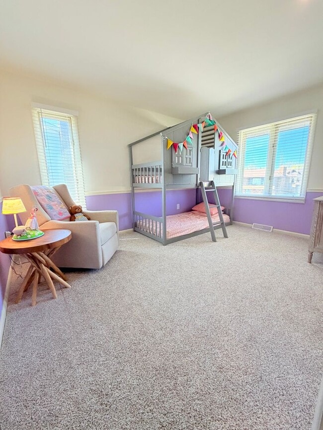 Building Photo - Beautiful Spacious Fox Farm Home
